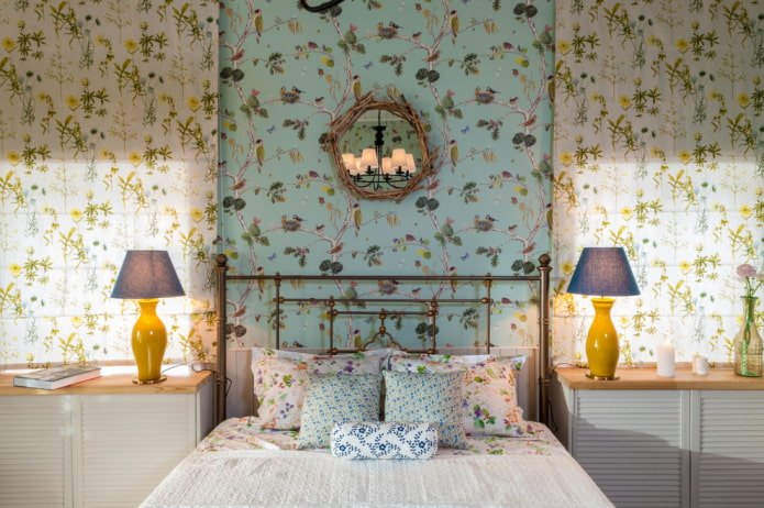decoración de espejos en el interior del dormitorio