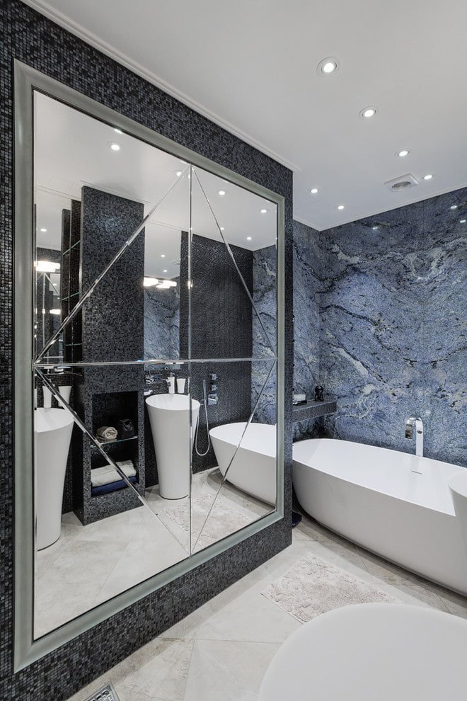 Espejo con bisel para el baño