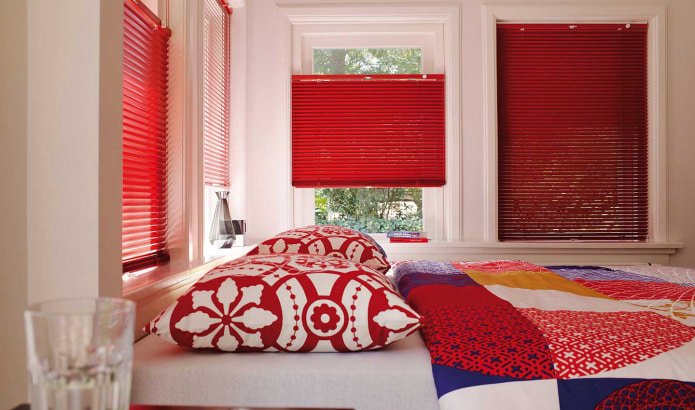 red blinds