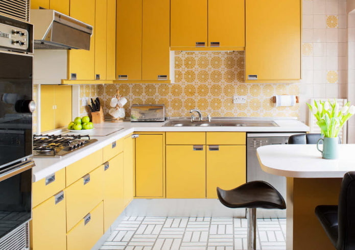 decoración de cocina en tonos amarillos