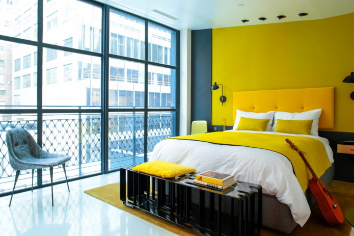 Dormitorio amarillo de estilo moderno