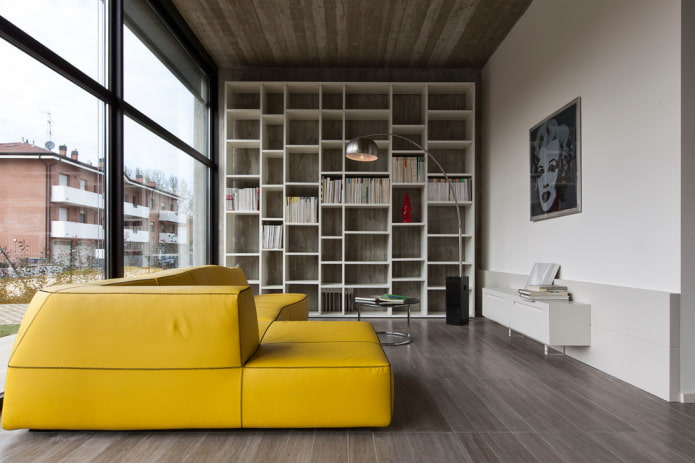 sofá amarillo en estilo minimalista