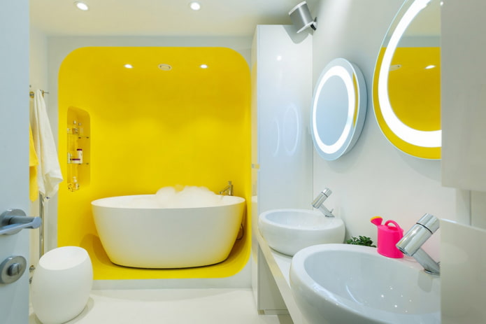 baño futurista con nicho amarillo