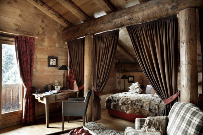 zonificación de una habitación de campo con cortinas